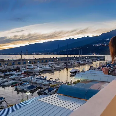 アパート Marina Seafront 13 Radazul