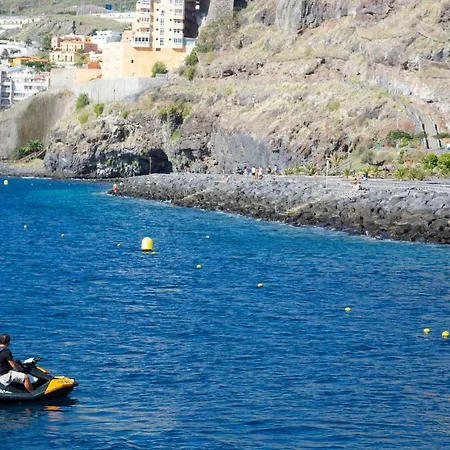 Coqueto En El Puerto Deportivo De Radazul