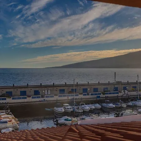 Marina Seafront 13 * Радазул